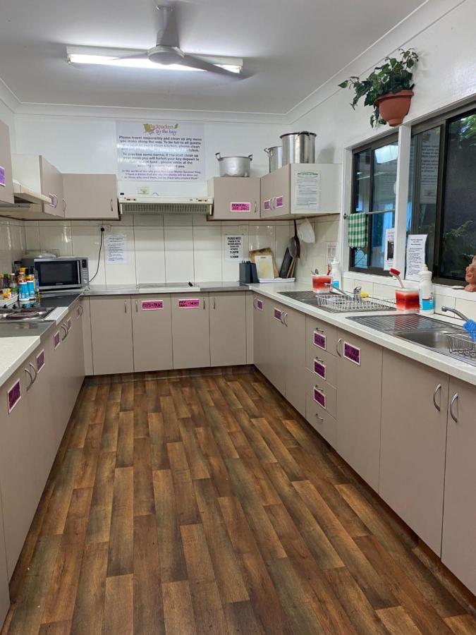 Backpackers By The Bay Hostel แอร์ลีบีช ภายนอก รูปภาพ