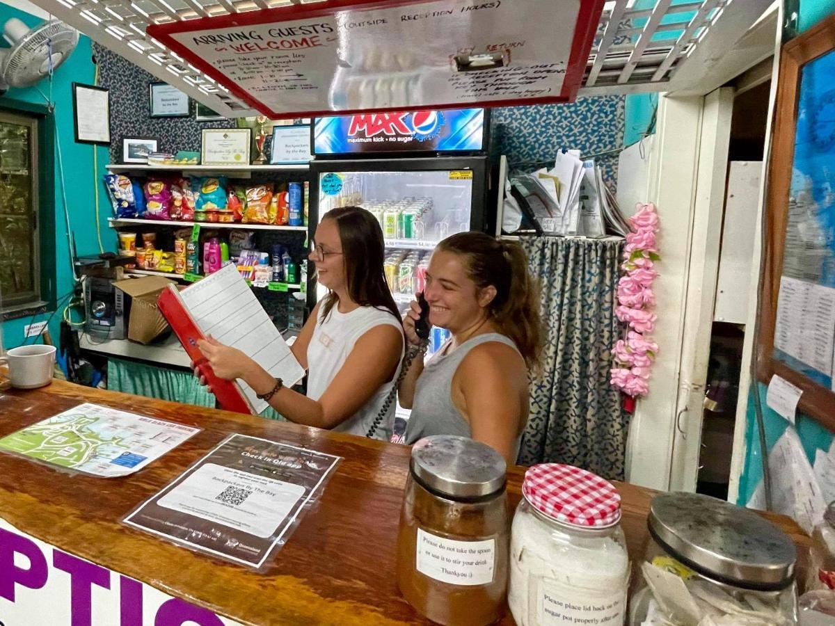 Backpackers By The Bay Hostel แอร์ลีบีช ภายนอก รูปภาพ