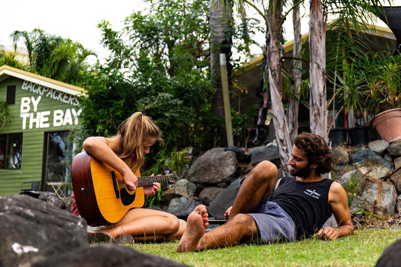 Backpackers By The Bay Hostel แอร์ลีบีช ภายนอก รูปภาพ