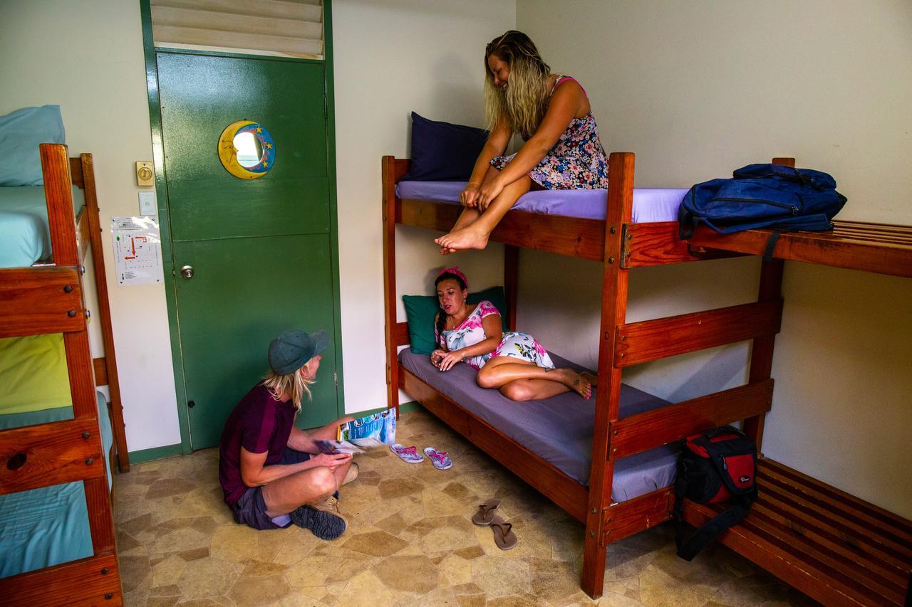 Backpackers By The Bay Hostel แอร์ลีบีช ภายนอก รูปภาพ